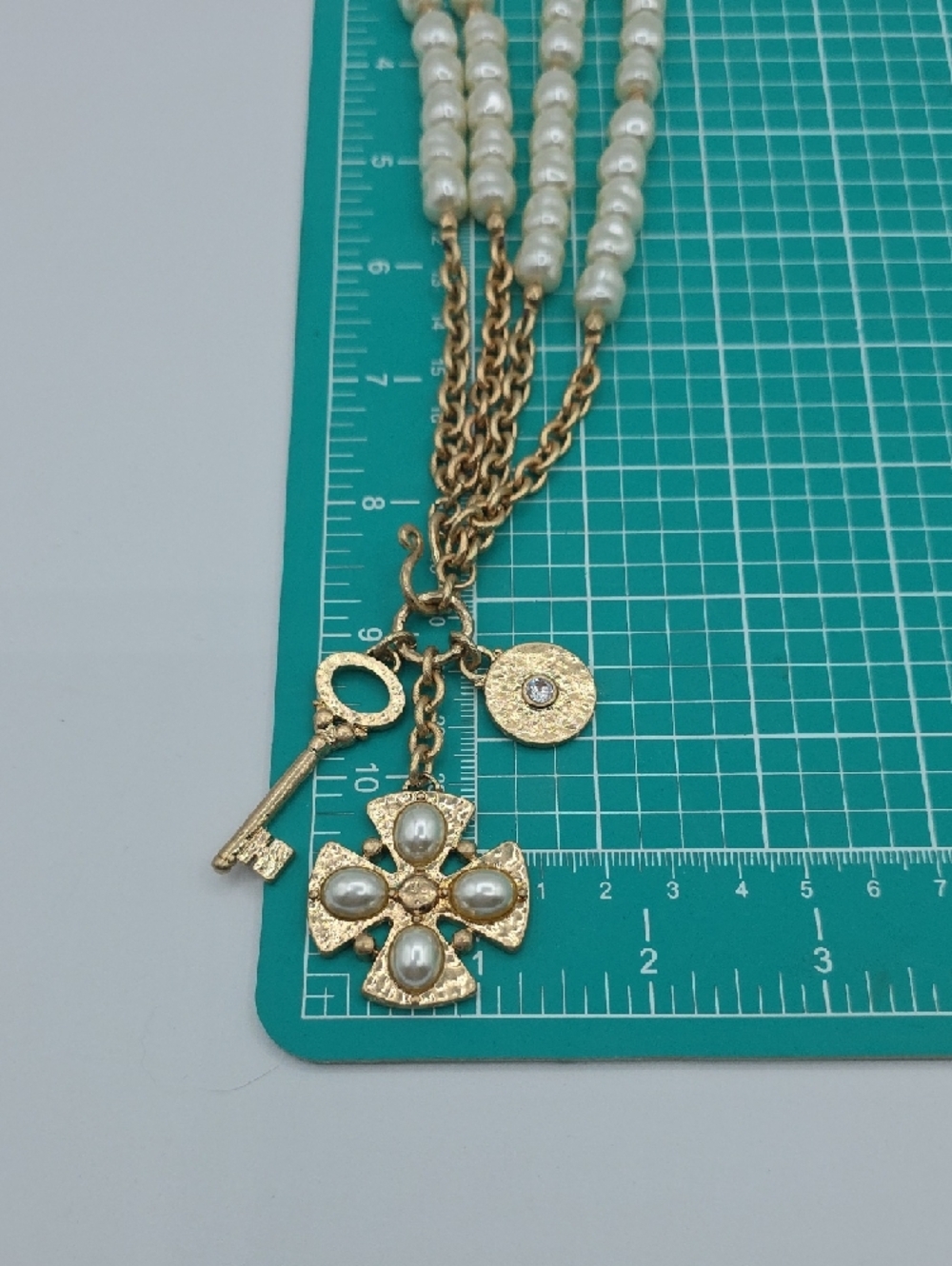 Chico's Pearl & Gold Charm Pendant Necklace - Ivory Pearls - Picture 8 of 9